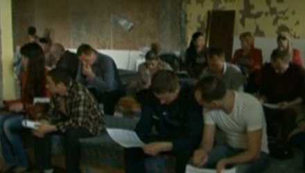 Обманутые вкладчики обвиняют судью Апелляционной палаты Бориса Быркэ в сговоре с фирмой.