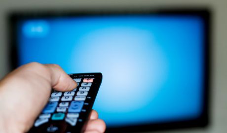 Decizie ghidată de interesele unor politicieni care sunt patroni de televiziune. Foto: news.uic.edu