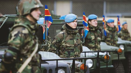 NATO va trimite experţi în ţara noastră pentru a pune umărul la reformarea armatei. Foto: publika.md