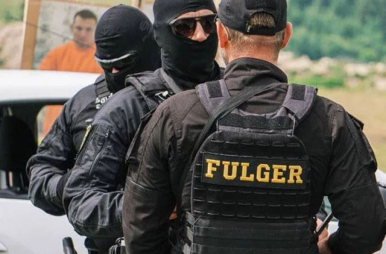 Офицер Fulger доставлен в больницу: возле него взорвалась дымовая шашка.