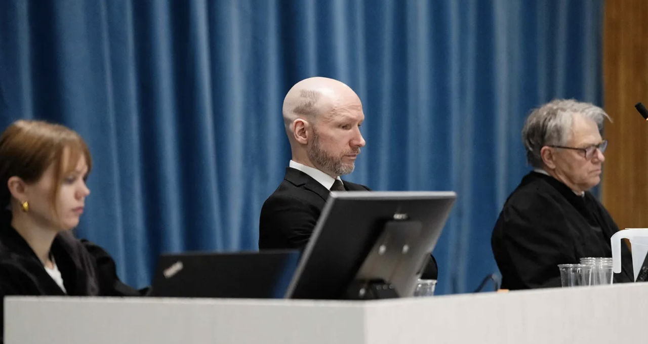 Teroristul norvegian, Breivik, va solicita pentru a doua oară eliberarea condiționată.