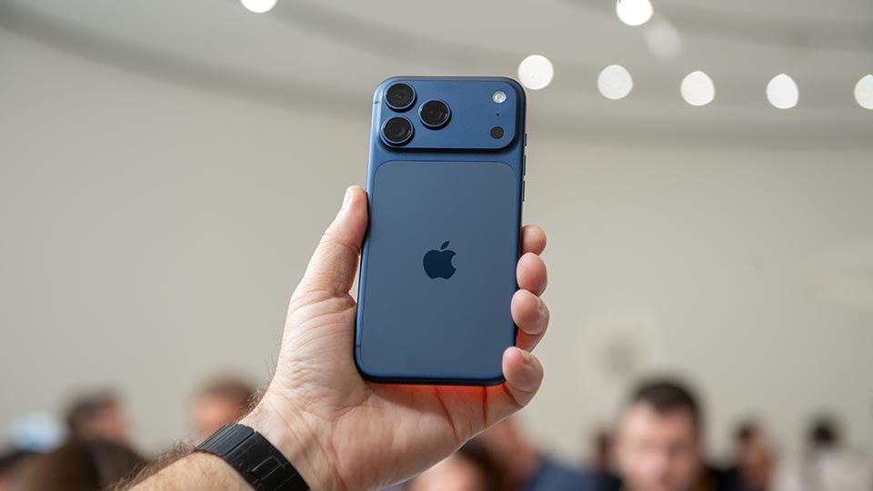 В секторе Газа выстроились очереди за iPhone 17, завоз которых разрешил Израиль.