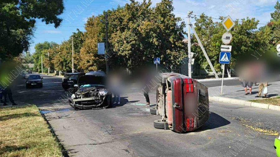 ДТП в Тирасполе: столкнулись автомобили Toyota и Volkswagen.