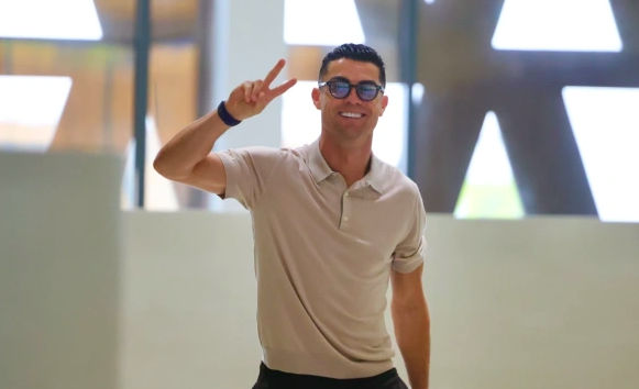 Ronaldo s-a întors în Arabia Saudită după tratamentul din Spania.