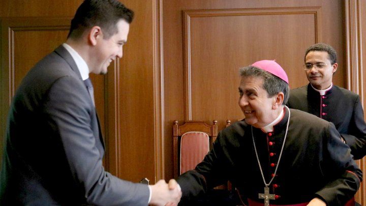 Ministrul Afacerilor Externe s-a întâlnit cu Nunţiul Apostolic în Republica Moldova. 
