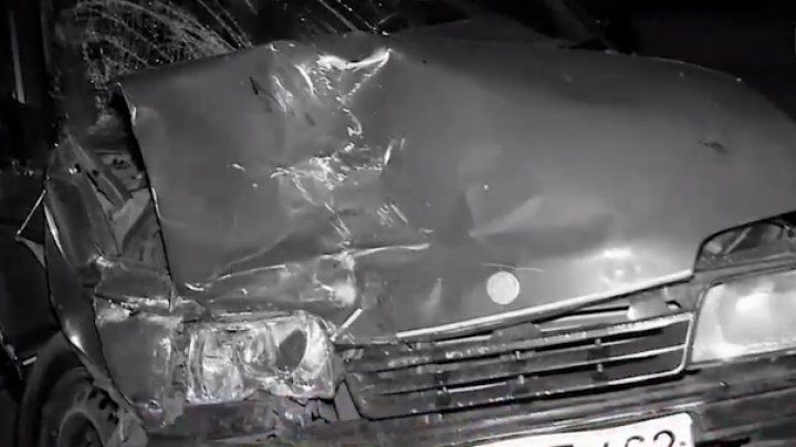 Patru persoane au ajuns la spital după un grav accident la Sângerei
