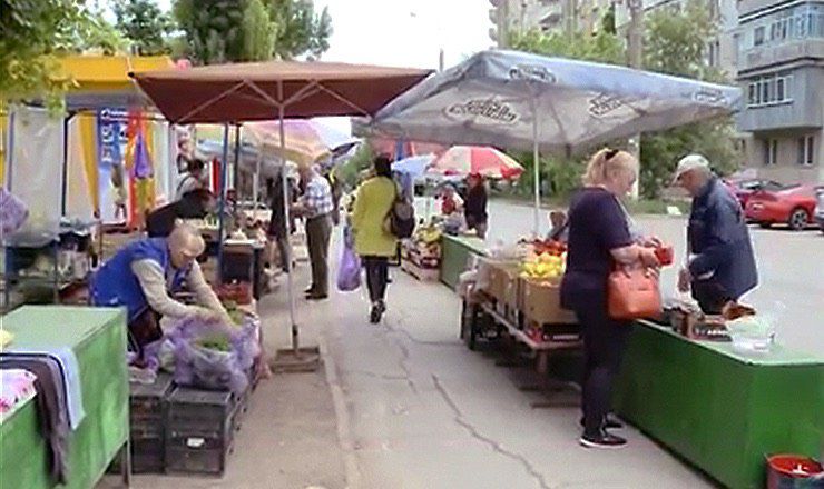 Торговцы хотят место на рынке, а не на ярмарке.