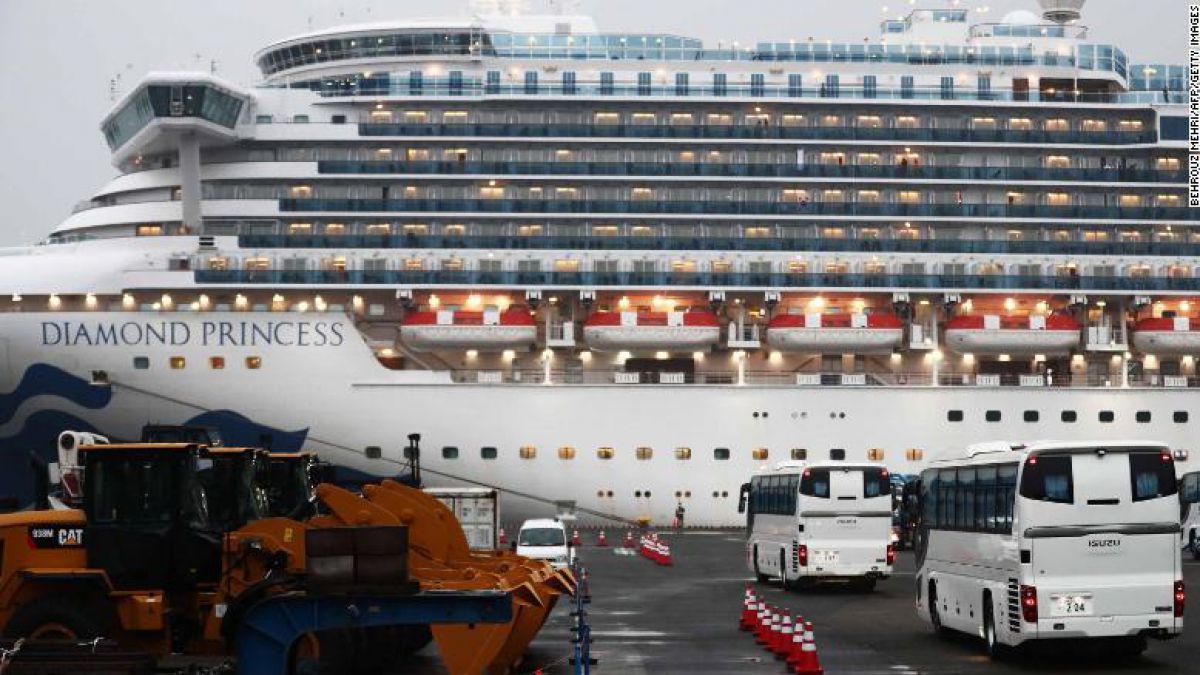 На борту лайнера Diamond Princess остается гражданин Молдовы.