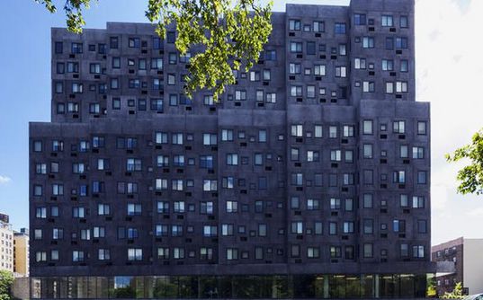 Здание на 124 квартиры призвано обеспечить крышей над головой самых небогатых жителей Нью-Йорка.