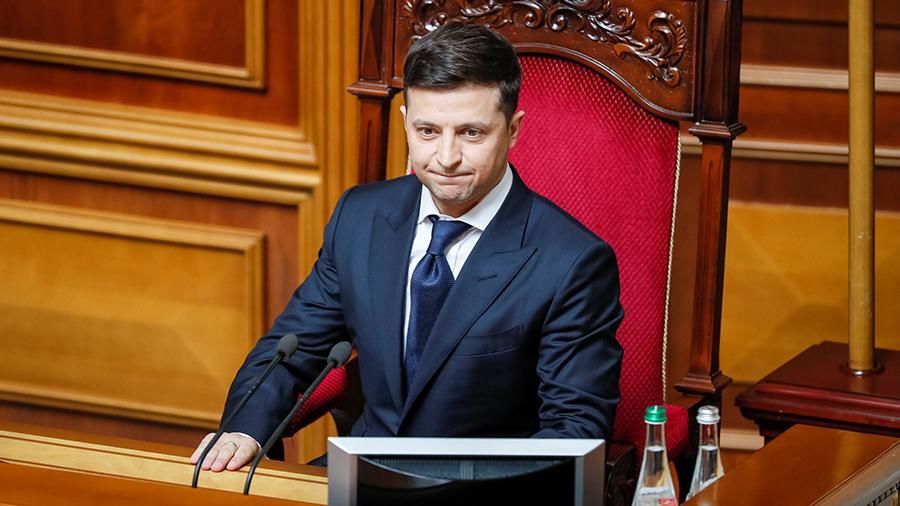 Зеленский предложил Раде наделить народ правом законодательной инициативы.