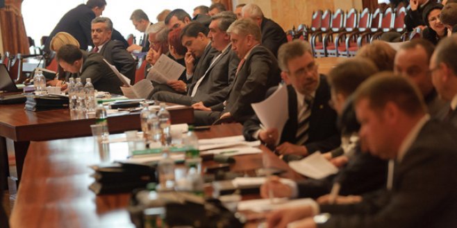 Парламент обсуждает вопрос легализации Рождества по новому стилю.