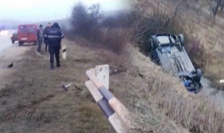 Перевернутый автомобиль марки Ford Mondeo был найден в канаве сотрудниками правоохранительных органов.