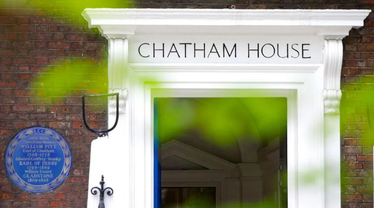 В России признали нежелательным британский центр Chatham House.