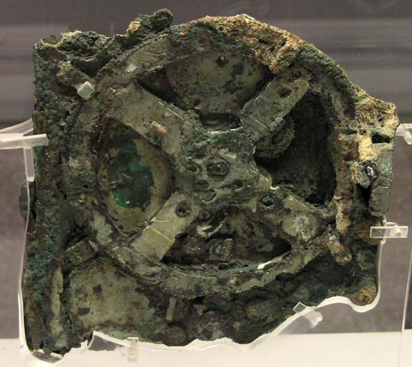 Cel mai vechi „computer” din lume a fost descoperit pe coasta insulei Antikythera. Foto: Wikipedia