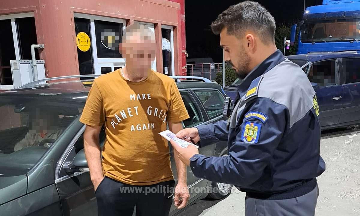 В Румынии на границе у гражданина РМ обнаружили купленные за 25000 рублей права.