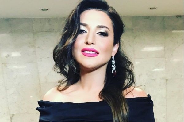 Jasmin Shor s-a "laudat" pe retelele de socializare, cu o bijuterie primita in dar de la presedintele Republicii Daghestan. 