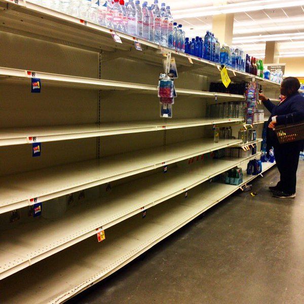 Коронавирусная паранойя: в США не успевают за страхами покупателей