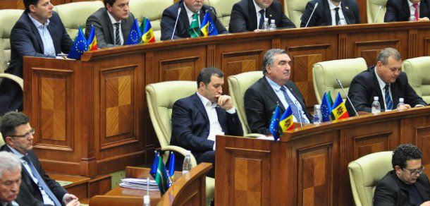Cererea a fost formulată astăzi, cu prilejul unei şedinţe AIE, convocată ad-hoc în timpul unei pauze a plenului.