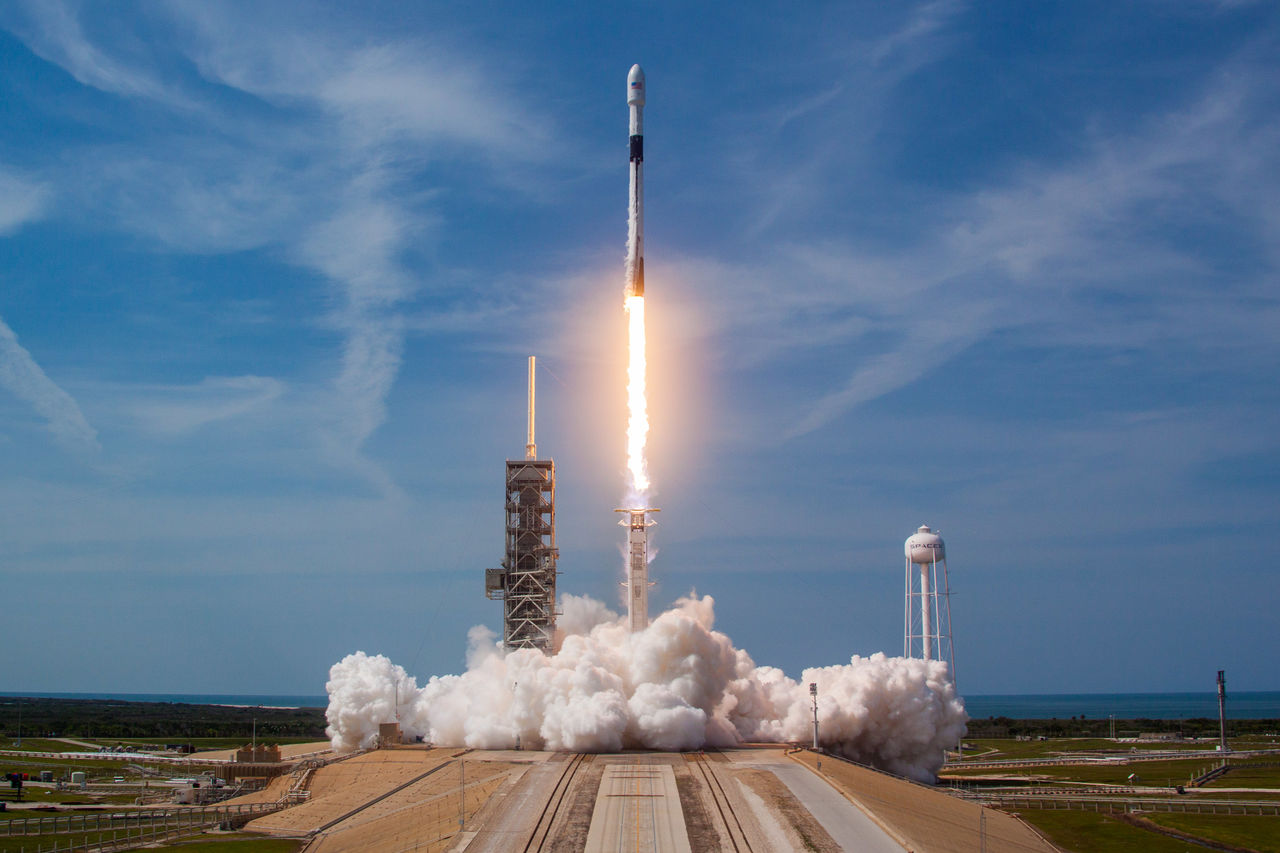 Ракета SpaceX вывела на орбиту американский спутник связи SXM-8.