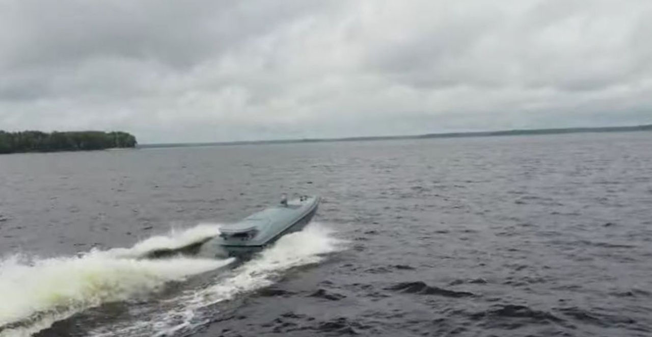 Минобороны РФ вновь обвинило украинских военных в атаке на корабль ВМФ России.