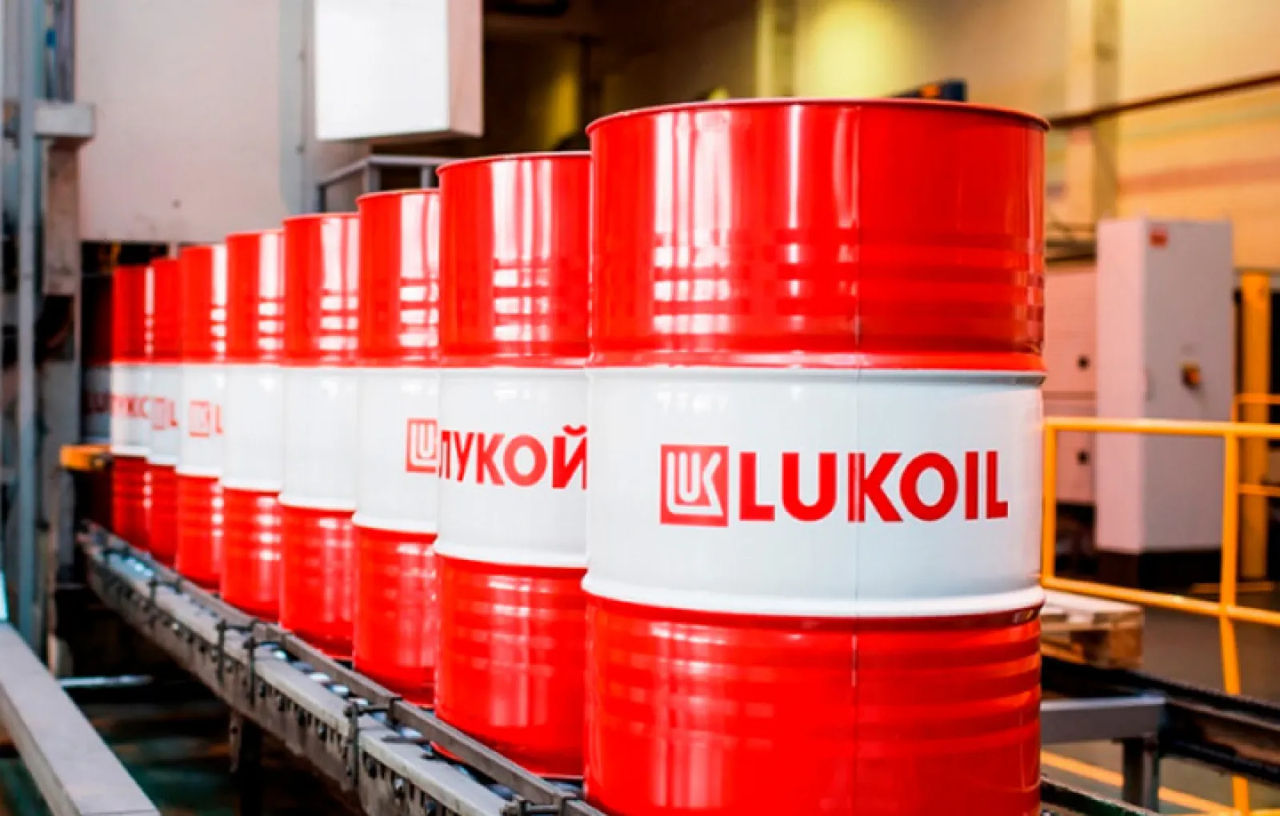 "Лукойл" продает крупнейший НПЗ в Италии.