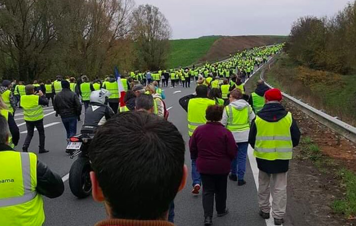 Во Франции число пострадавших в протестах выросло до 227 человек.