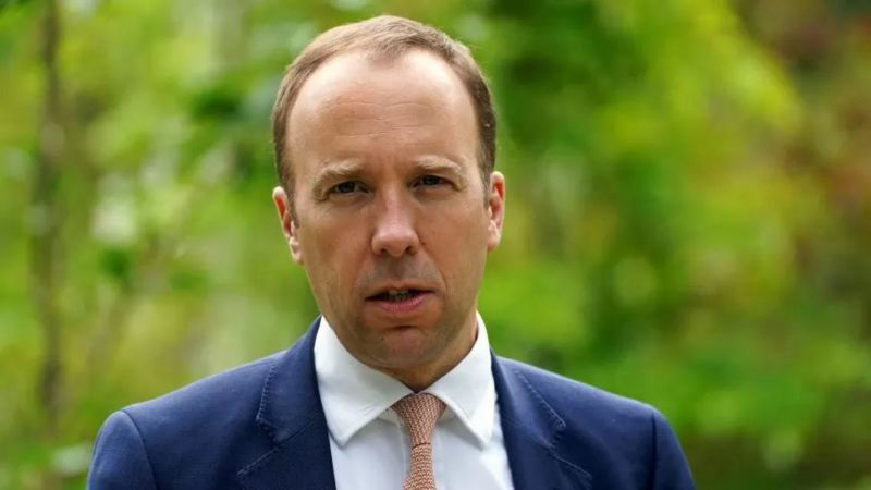 В Британии разгорелся скандал из-за утечки переписки чиновников при пандемии.