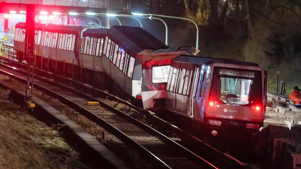 В Гамбурге на высокой скорости сошел с рельсов поезд метро.