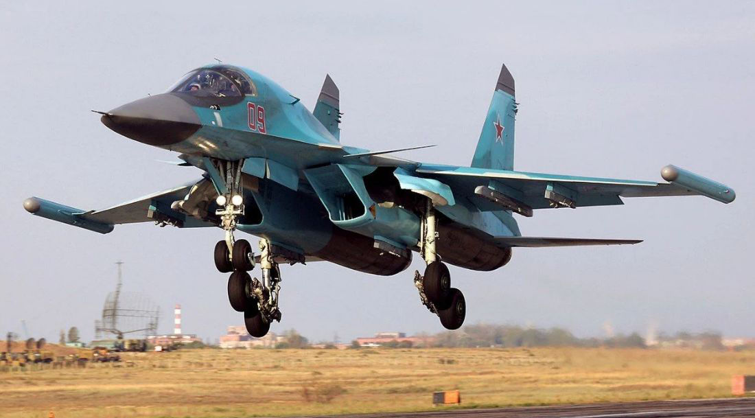 Baza: Российский истребитель Су-34 упал в Крыму, экипаж катапультировался.