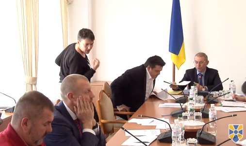 Савченко сорвала обсуждение санкций против России в Раде.