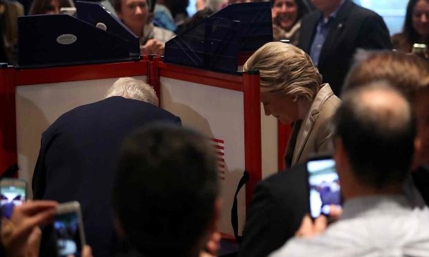 Donald Trump și Hillary Clinton și-au exercitat dreptul la vot. Foto: Justin Sullivan