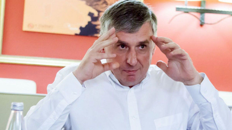 Ion Sturza îl îndeamnă pe Mihai Ghimpu  treacă pe la doctor. Foto: st2.agora.md