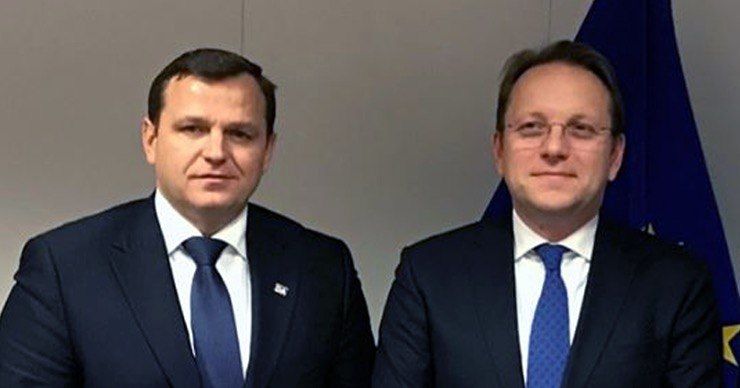 Нэстасе обсудил с еврокомиссаром развитие отношений между ЕС и Молдовой.