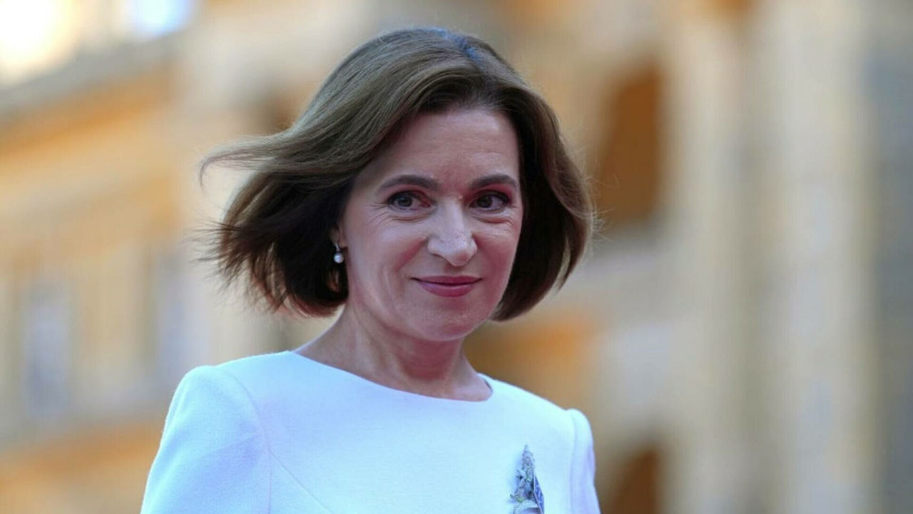 Stiloul placat cu aur al lui Macron este cel mai scump cadou al Maiei Sandu.
