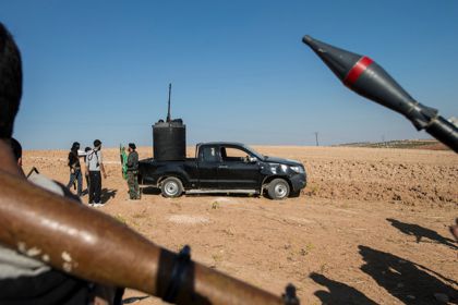 Для обстрелов жилых районов, позиций правительственных войск боевики использовали бронетехнику.