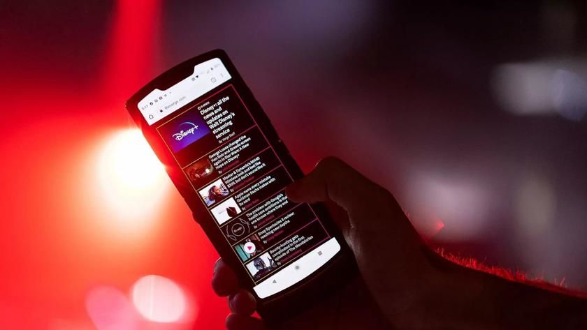 Lenovo подтвердила разработку складного смартфона Motorola Razr нового поколения.