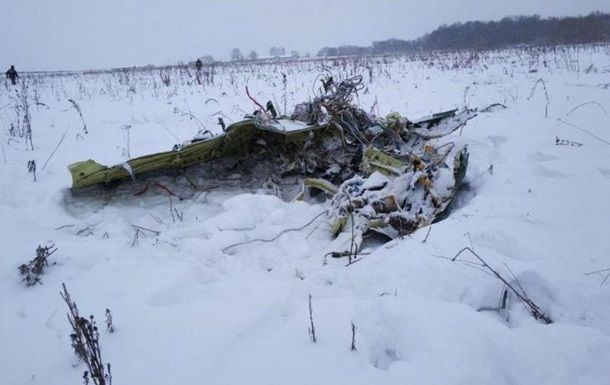 Расшифровка записей свидетельствует о том, что, столкнувшись с разными показателями скорости на своих дисплеях, пилоты ругались.