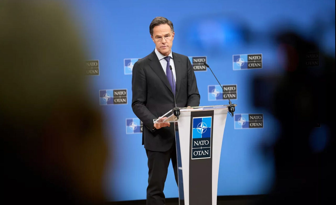 Рютте опроверг слухи о перенаправлении США оружия для Украины на Ближний Восток.