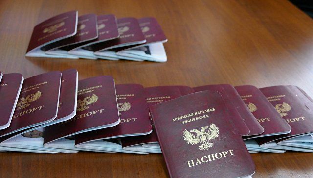 Президент Владимир Путин в середине февраля подписал указ о признании в России документов ДНР и ЛНР.