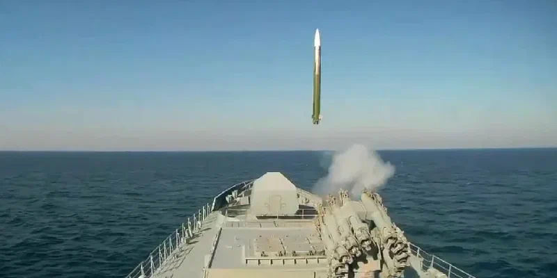Минобороны РФ сообщило об уничтожении дрона Bayraktar ТВ2 у побережья Крыма.
