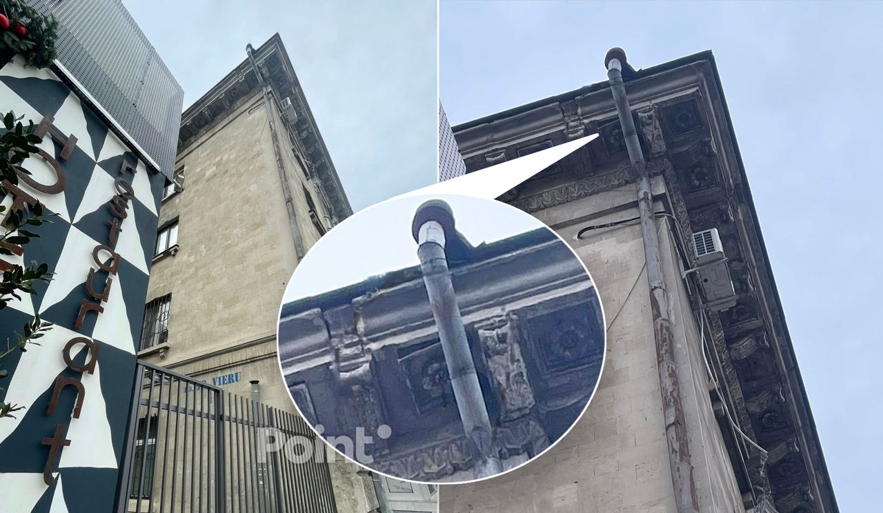 Elemente decorative, la un pas de a se prăbuși de pe o clădire rezidențială din centrul Chișinăului.