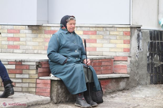 Potrivit datelor Biroului Național de Statistică (BNS), în R. Moldova sunt mai multe femei pensionare decât bărbați. Foto: ziarulnational.md