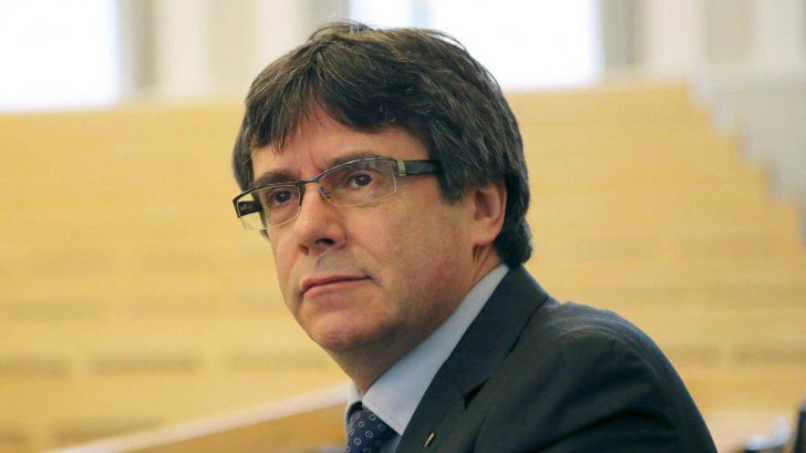 O instanţă germană a decis că Carles Puigdemont rămâne în arest