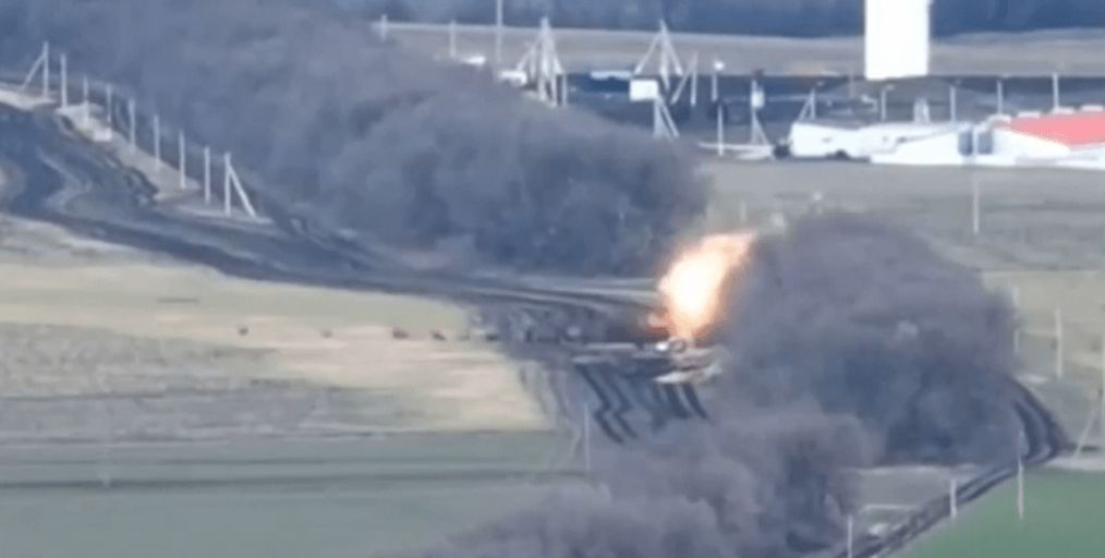 Bild: ВСУ впервые опубликовали видео артиллерийского удара по территории России.