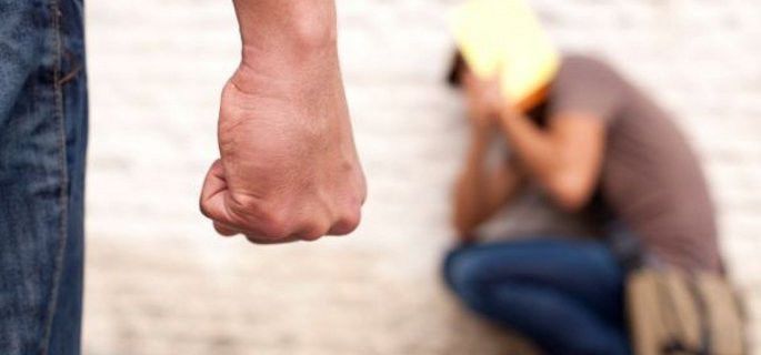 Cu interdicţie de a se apropia, și-a bătut concubina până la moarte. Foto simbol: stirilekanald.ro