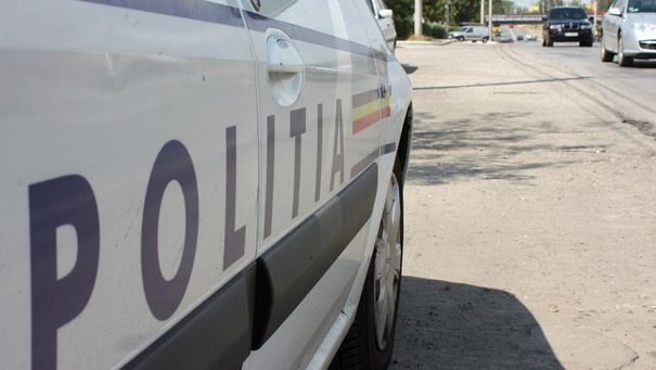 В Яссах изнасиловали школьницу в подъезде дома.