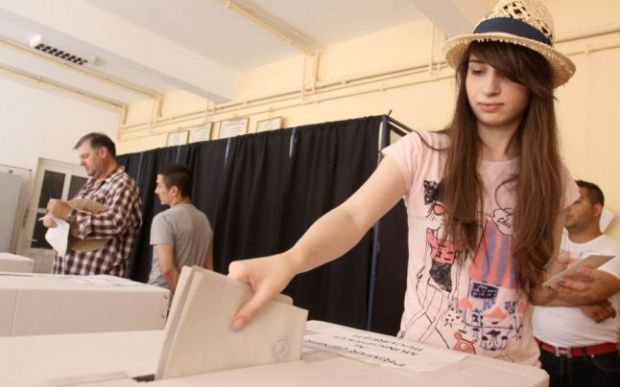 Studenţii cu drept de vot, care vor lipsi luni de la ore, nu vor primi absenţă. Foto: antena3.ro