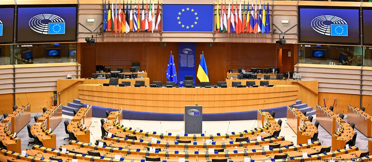 Европарламент готовит иск против ЕК по разблокированию денег для Венгрии.