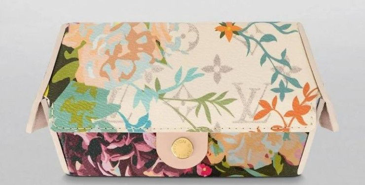 Louis Vuitton представил свой последний дизайн в форме коробки для бургеров LV Flower Burger Box.
