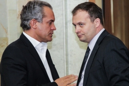 Накануне осенних парламентских выборов Лазэра лучше удалить с "главных ролей".